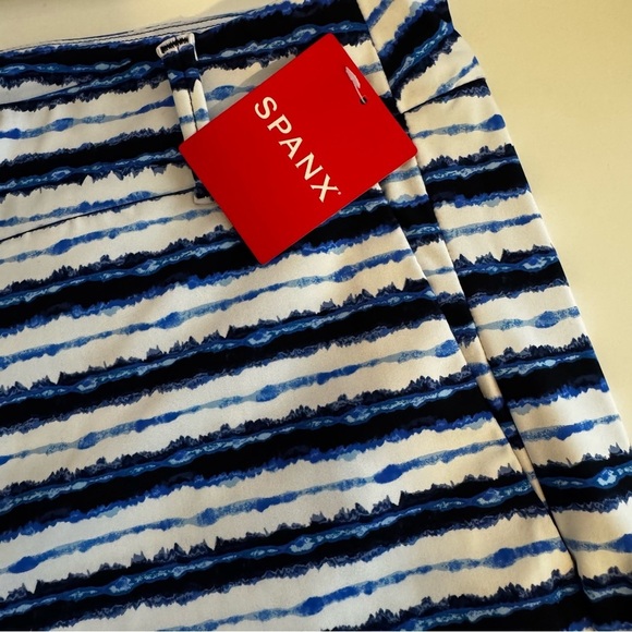 Spanx Blue and White Striped Shorts NWT - Picture 3 of 5